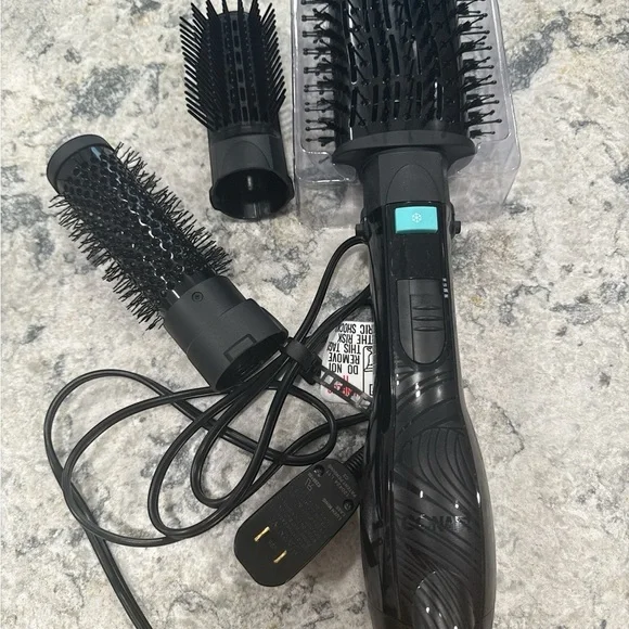 Conair The Curl Collective 3-in-1 Blowout Kit, 3 Interchangeable - Picture 5 of 5